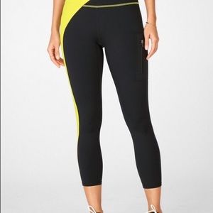 Fabletics High-Waisted Motion365®  Pocket 7/8 NEW
